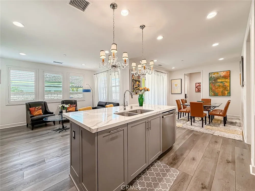 2402 Conroy Avenue Camarillo, CA 93012