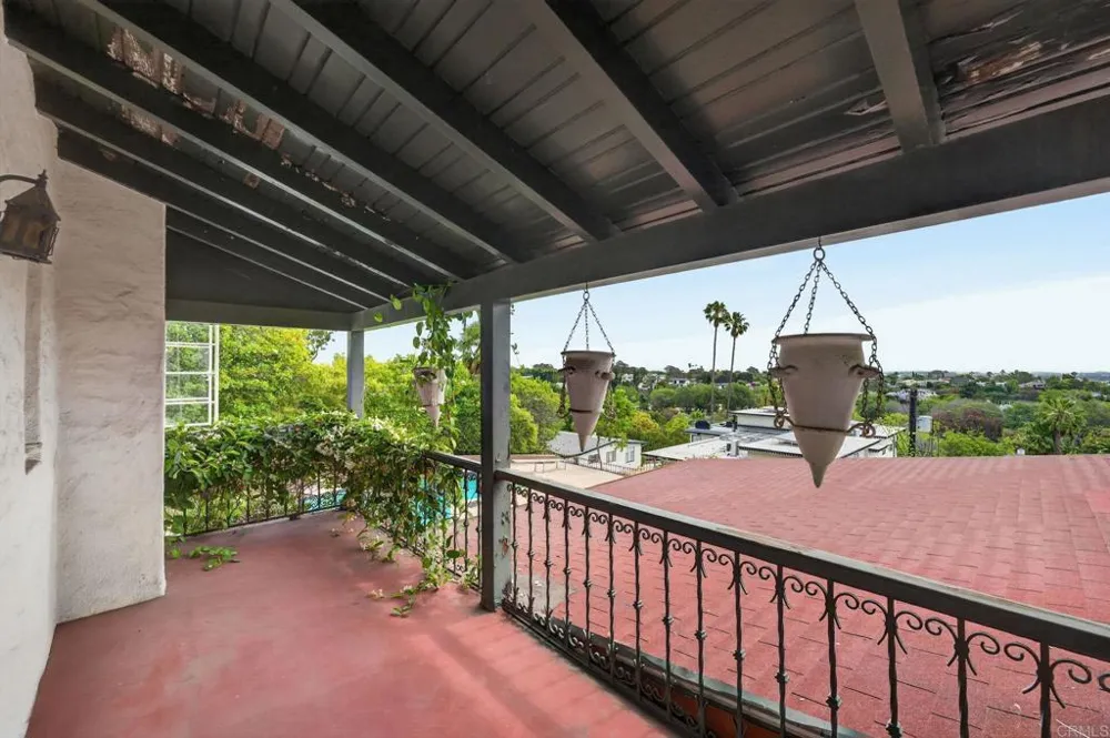 2798 McConnel Other, CA 90064