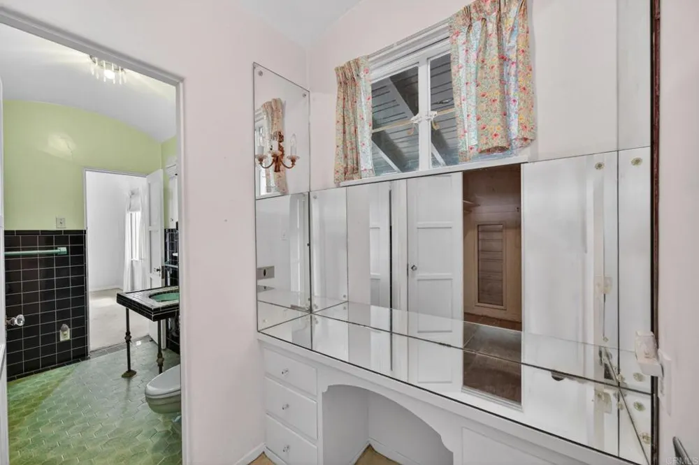 2798 McConnel Other, CA 90064