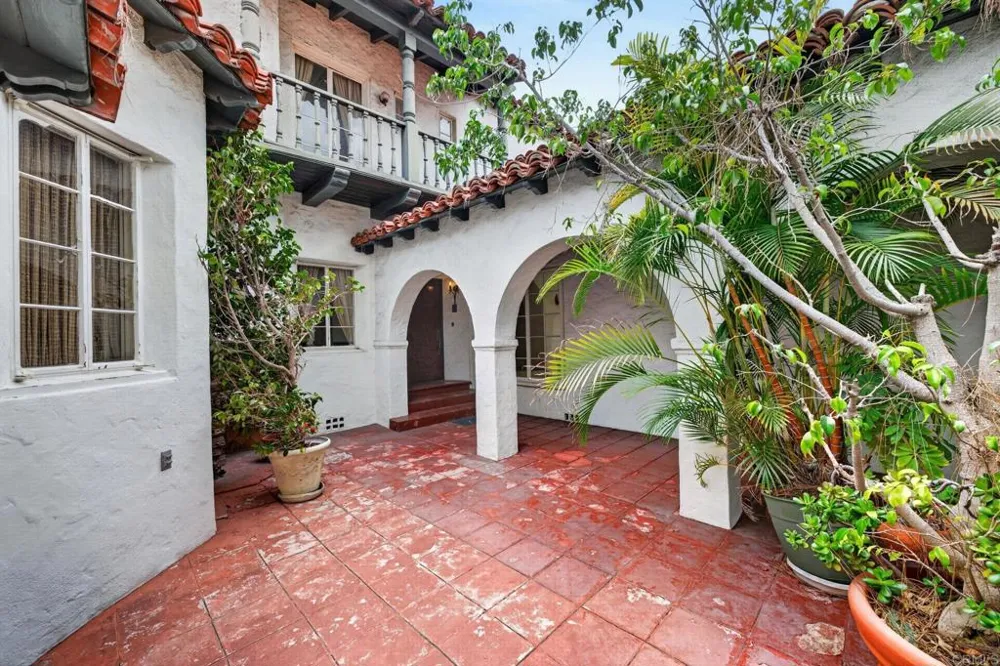 2798 McConnel Other, CA 90064