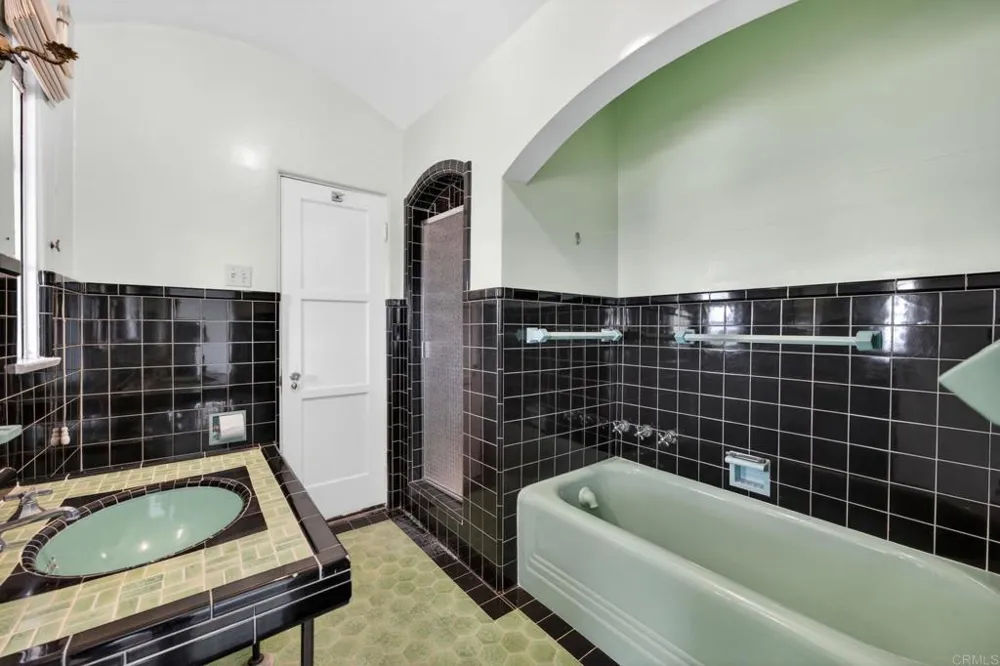 2798 McConnel Other, CA 90064