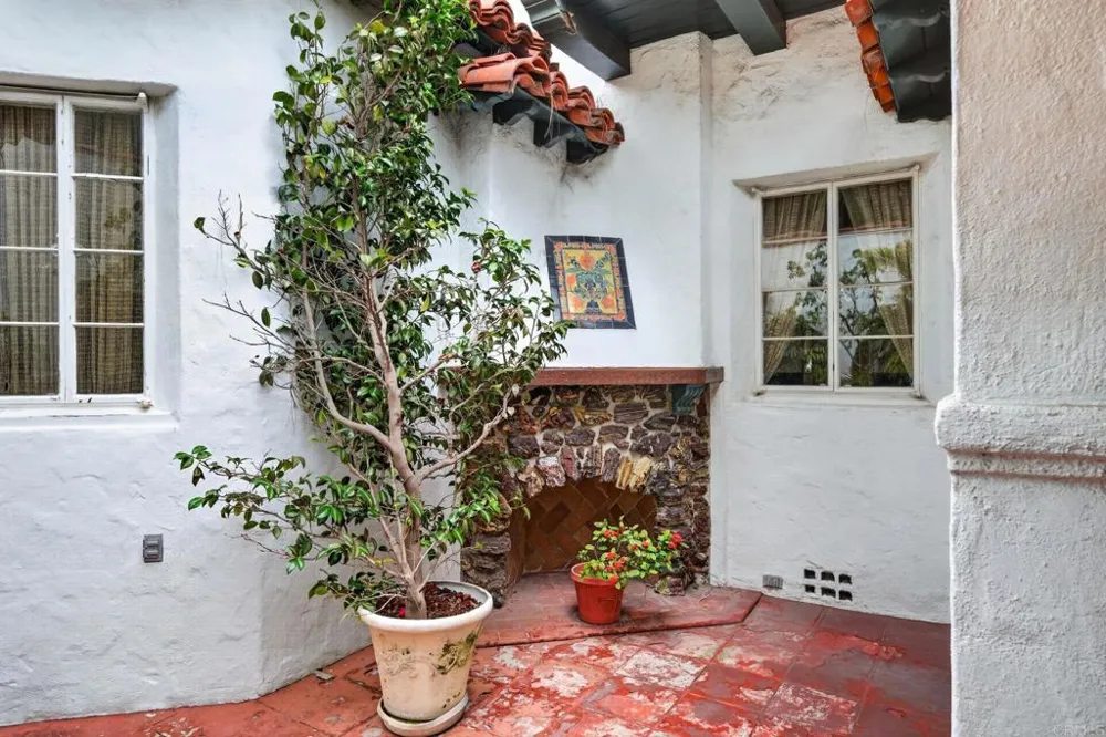 2798 McConnel Other, CA 90064