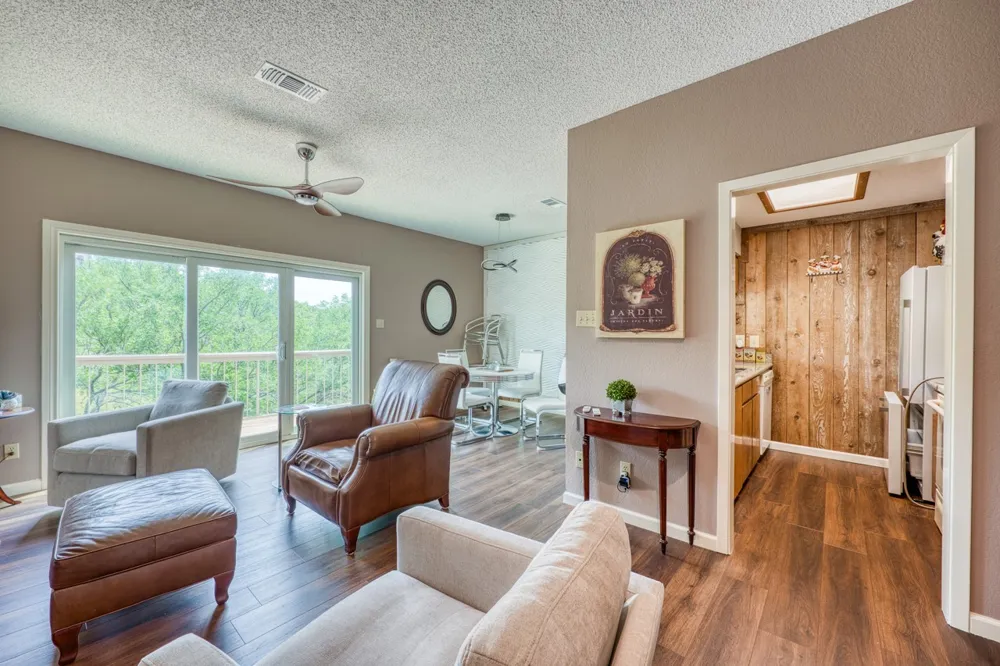 801 Grassy Knoll #B Horseshoe Bay, TX 78657