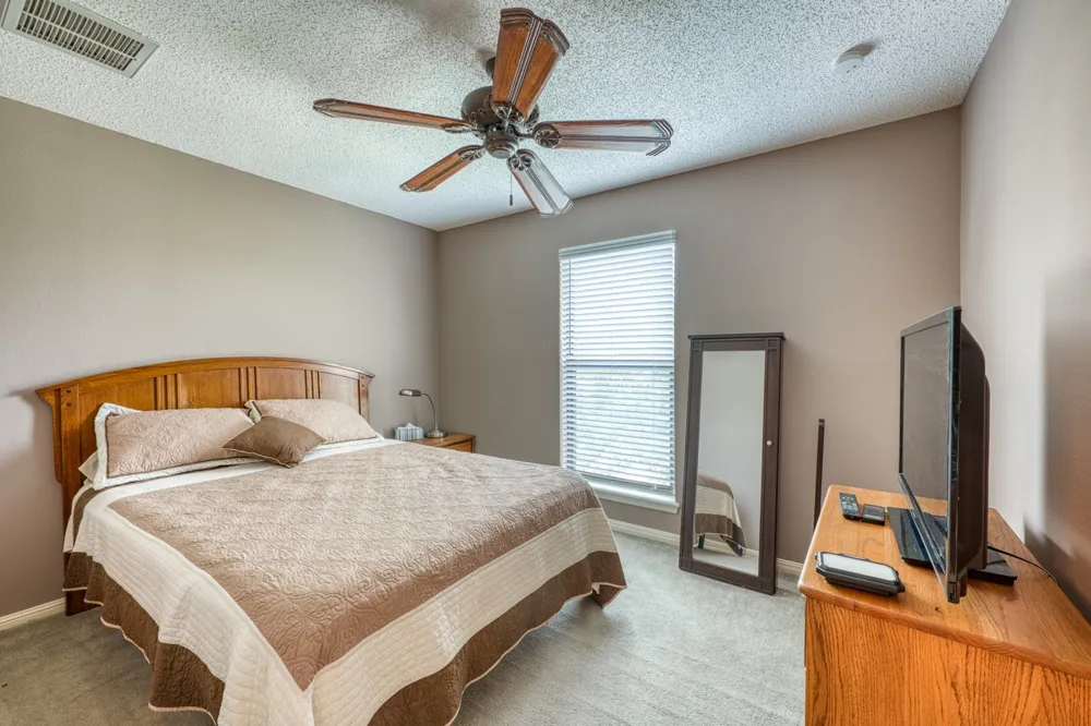 801 Grassy Knoll #B Horseshoe Bay, TX 78657