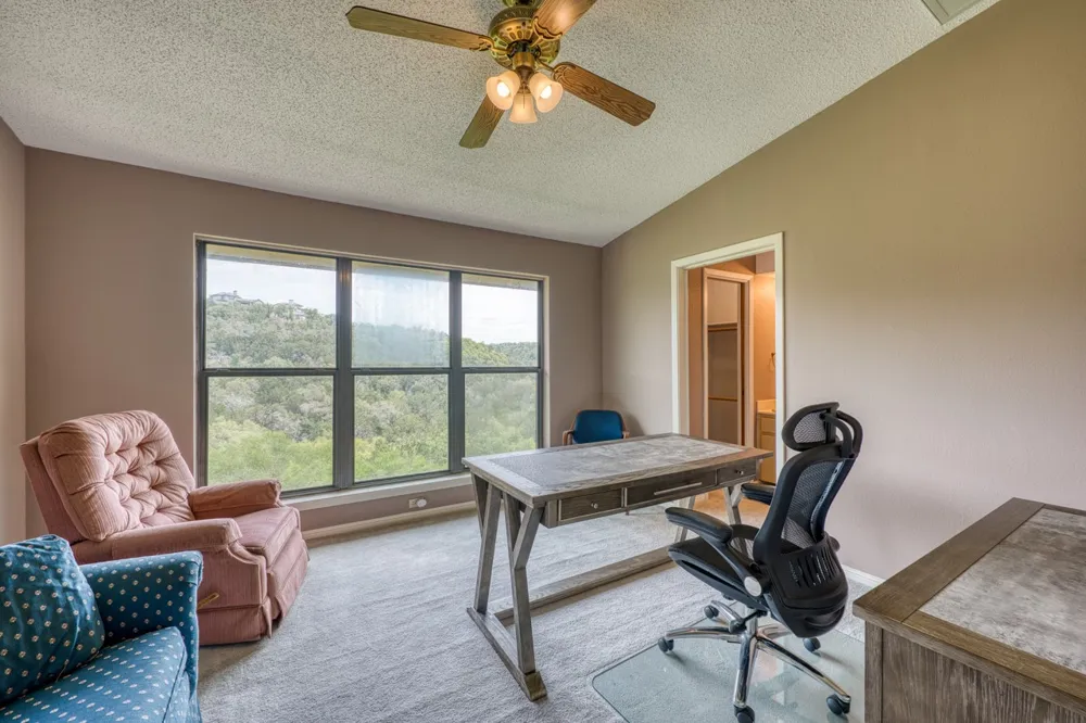 801 Grassy Knoll #B Horseshoe Bay, TX 78657