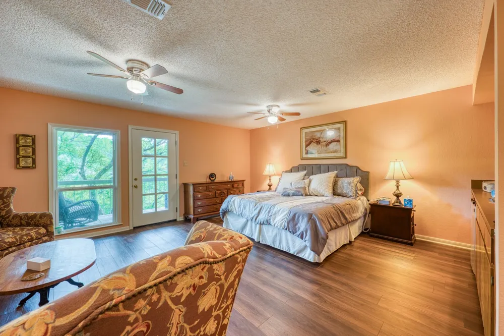 801 Grassy Knoll #B Horseshoe Bay, TX 78657