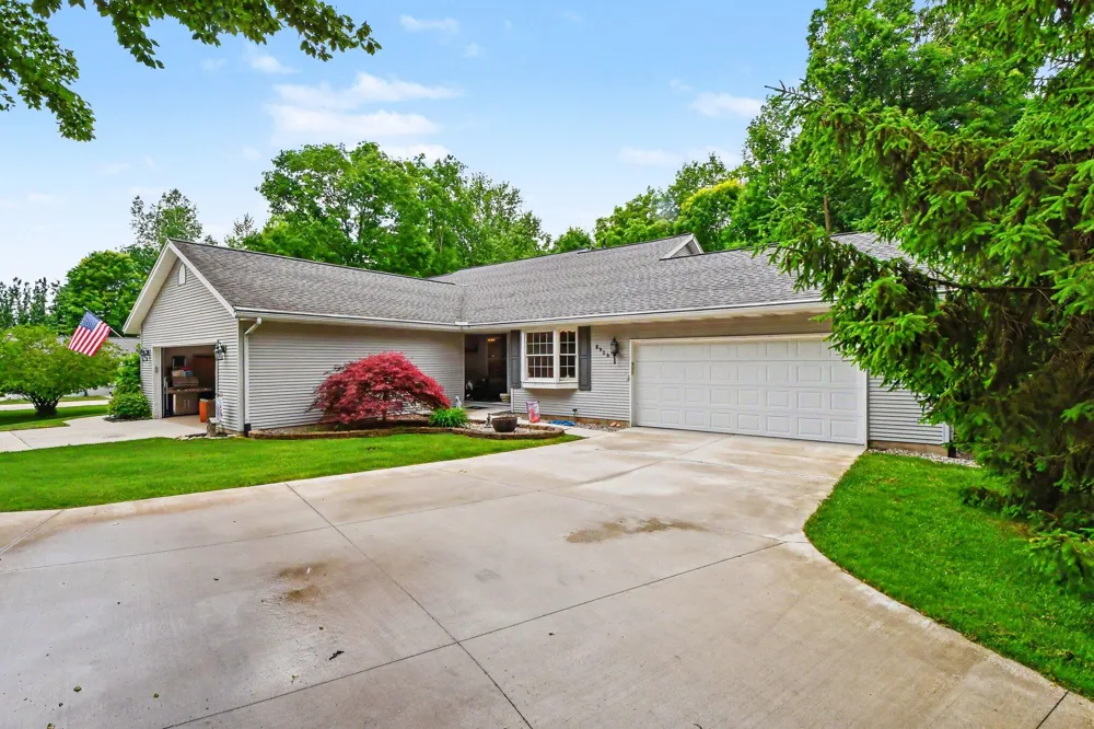 6920 Beechwood Drive Saranac, MI 48881