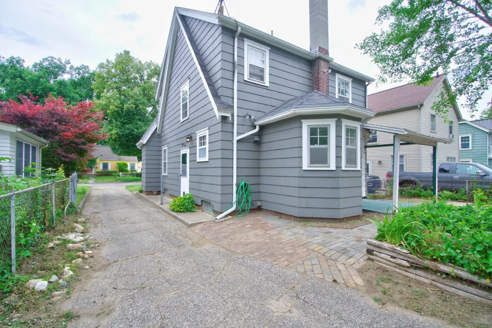 1109 S Webster Street Jackson City, MI 49203