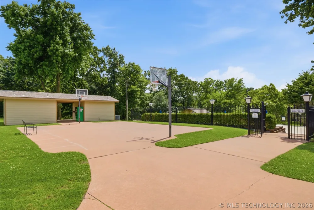 87 Pebble Beach Afton, OK 74331