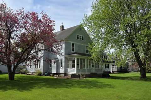 915 Riverside Drive