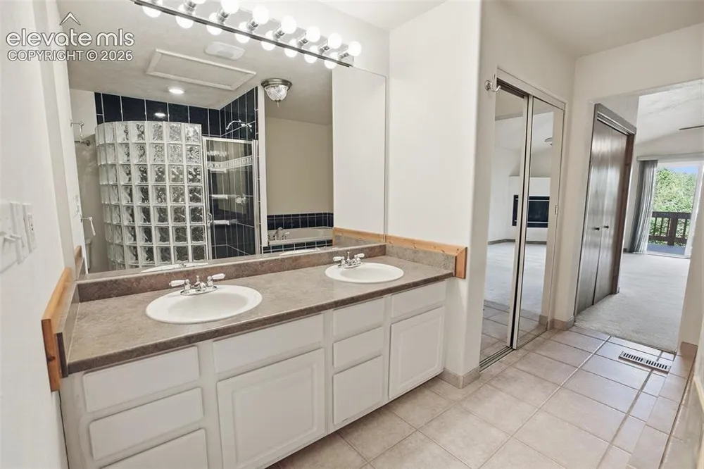 355 Maroon Lake Circle Divide, CO 80814