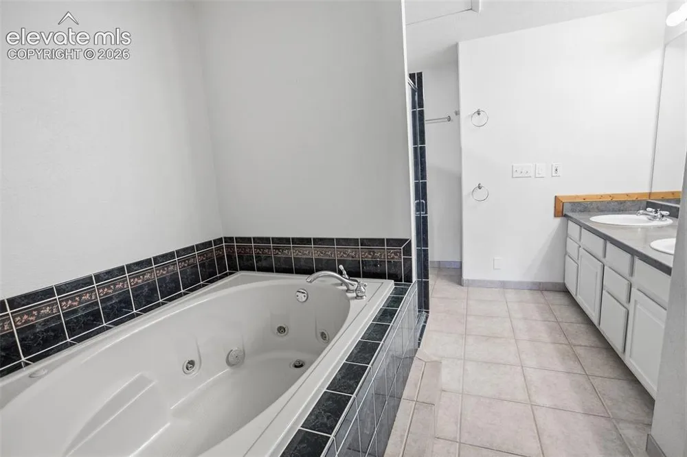 355 Maroon Lake Circle Divide, CO 80814