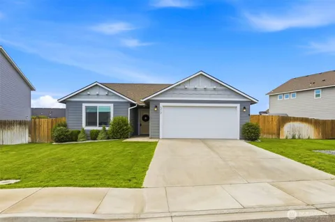 6212 Ramus Ln
