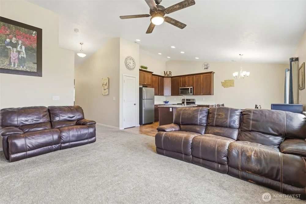 6212 Ramus Ln Pasco, WA 99301