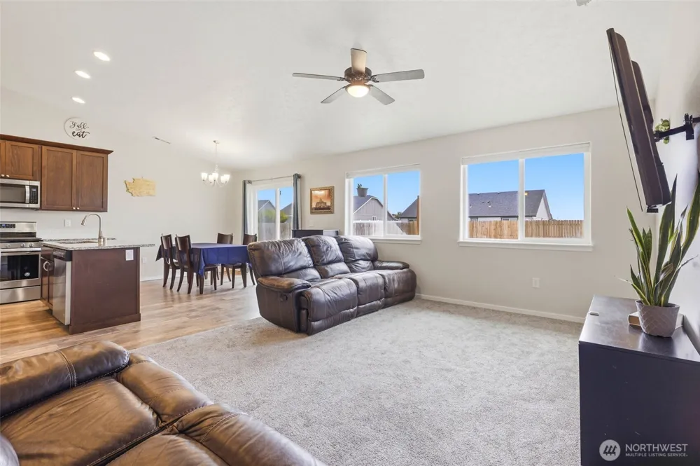 6212 Ramus Ln Pasco, WA 99301