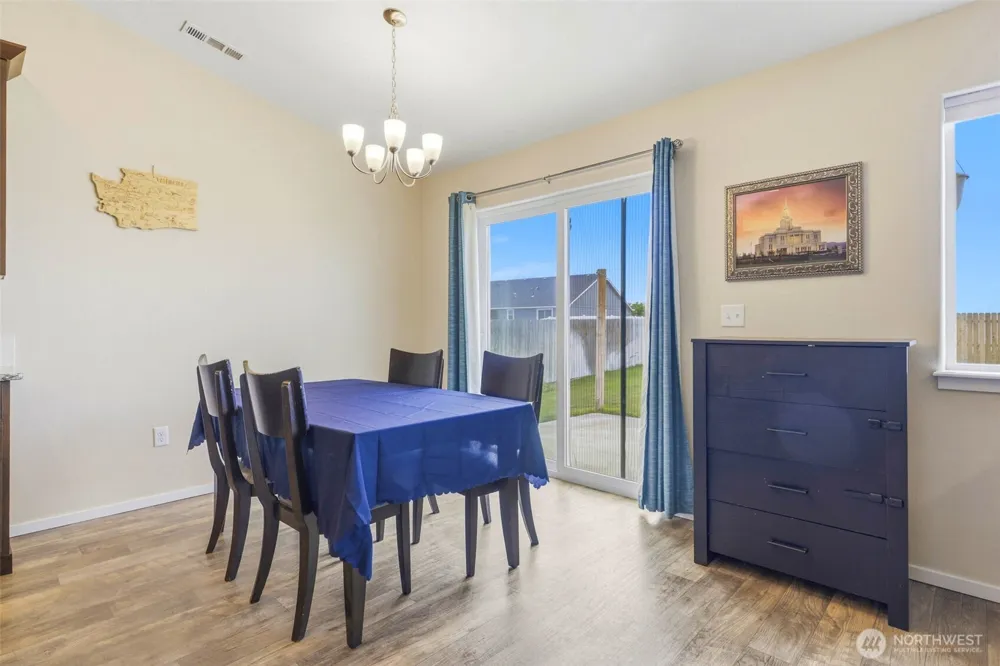 6212 Ramus Ln Pasco, WA 99301