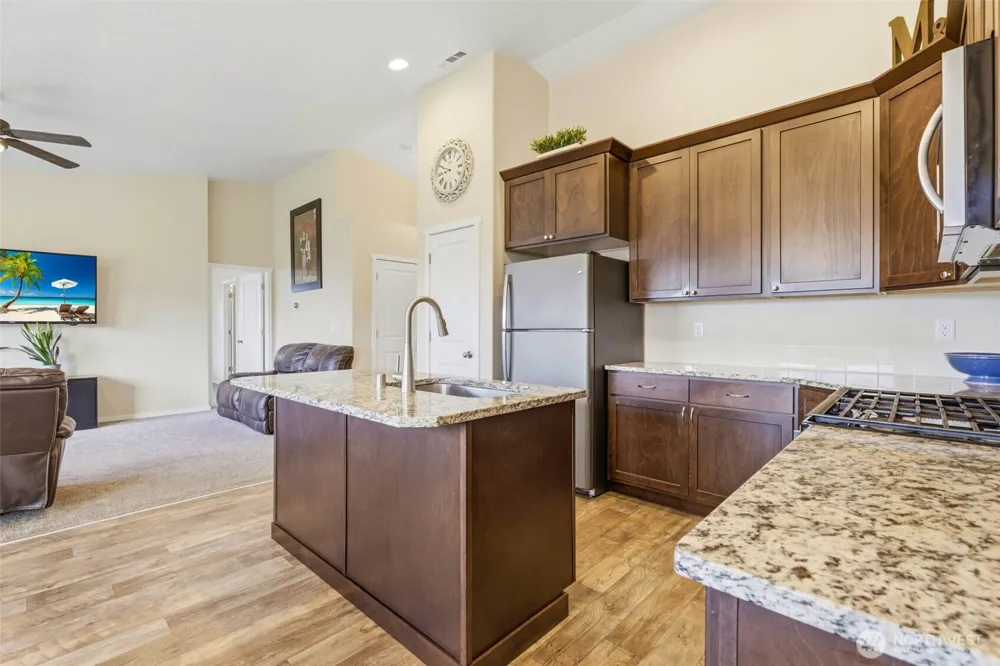 6212 Ramus Ln Pasco, WA 99301