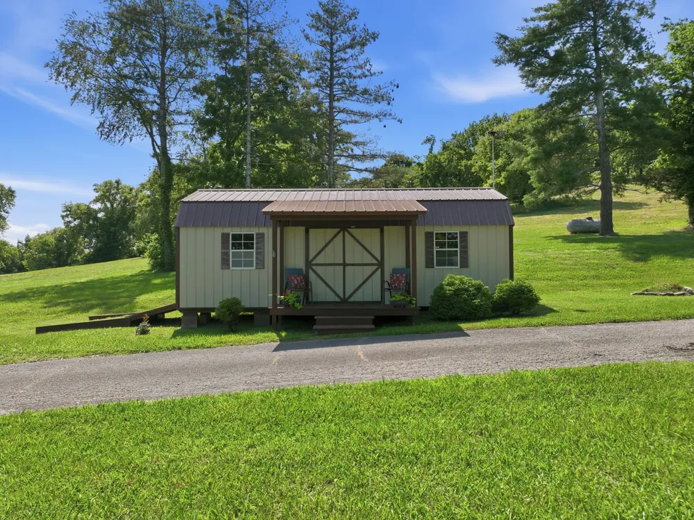 899 Carters Creek Pike Columbia, TN 38401
