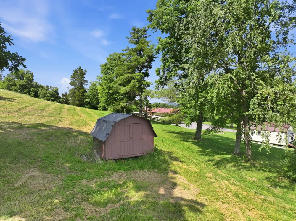 899 Carters Creek Pike Columbia, TN 38401