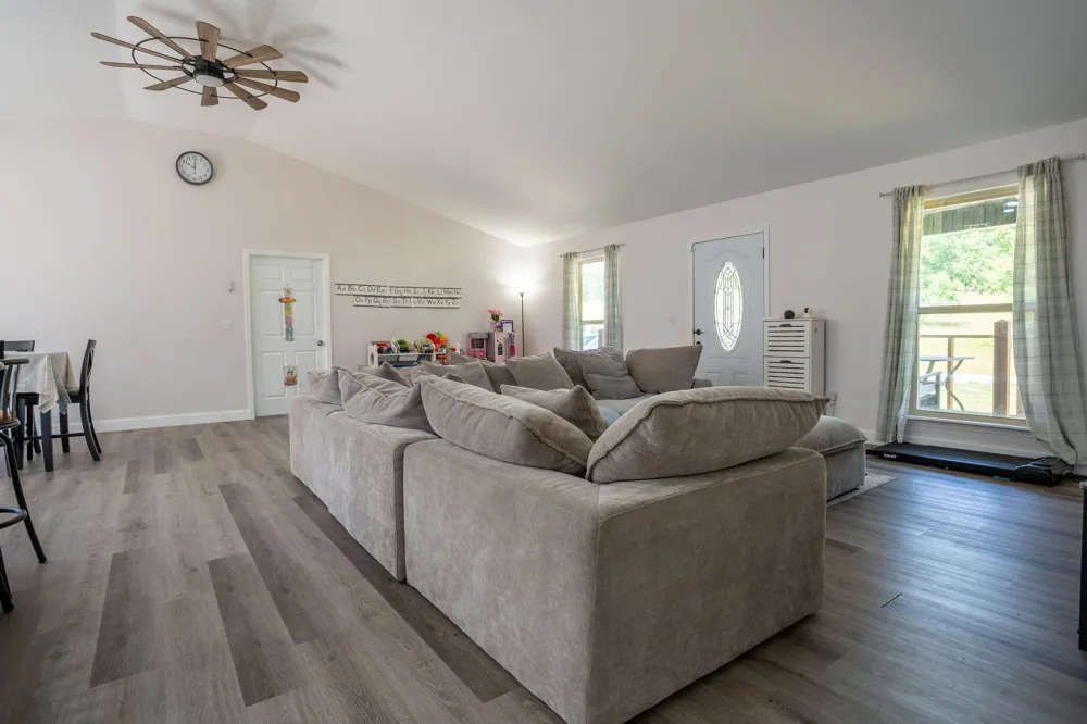 596 Co Rd Stevenson, AL 35772