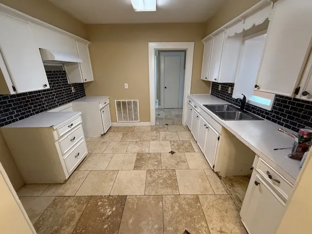 642 Love Street Oakwood, TX 75855