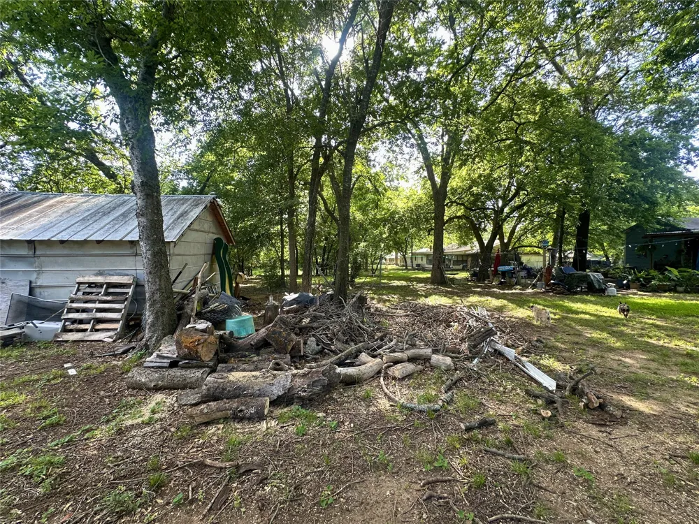 1832 E Polk Paris, TX 75460