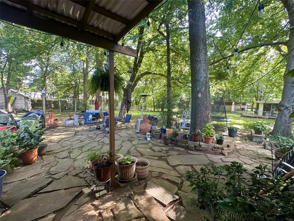 1832 E Polk Paris, TX 75460