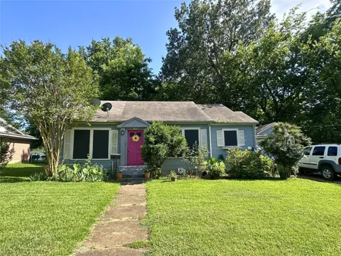 1832 E Polk