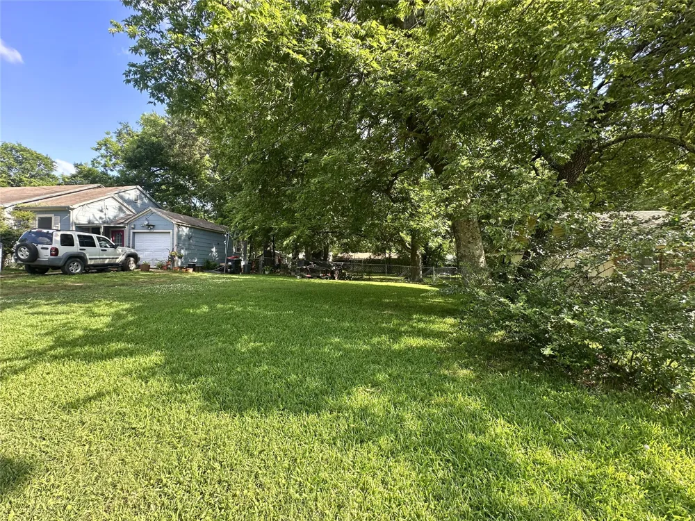 1832 E Polk Paris, TX 75460