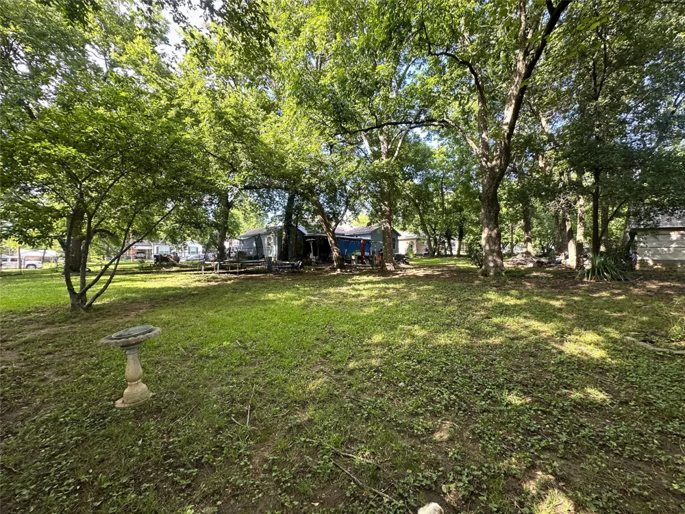 1832 E Polk Paris, TX 75460