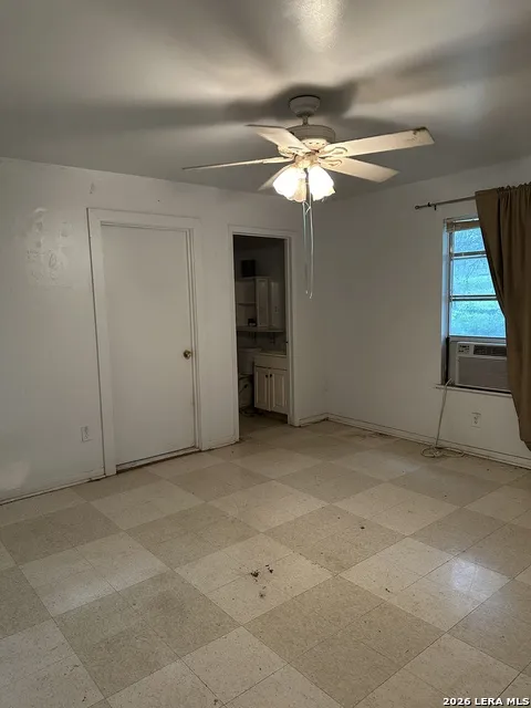 9 Sky Line Dr Comfort, TX 78013