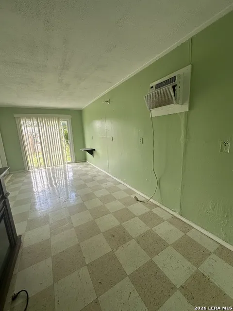 9 Sky Line Dr Comfort, TX 78013