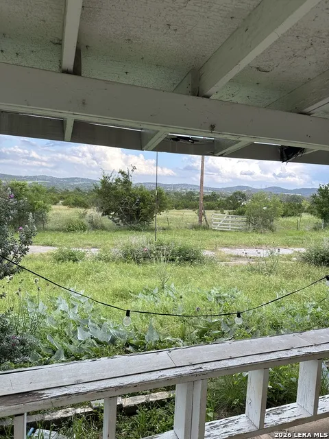 9 Sky Line Dr Comfort, TX 78013