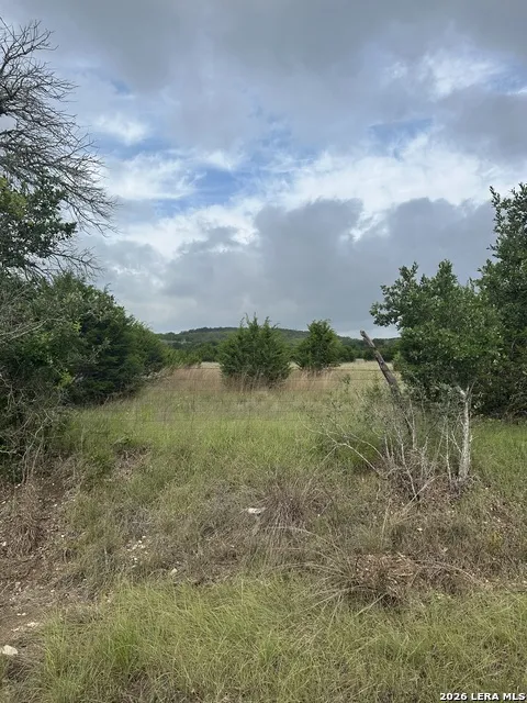 9 Sky Line Dr Comfort, TX 78013
