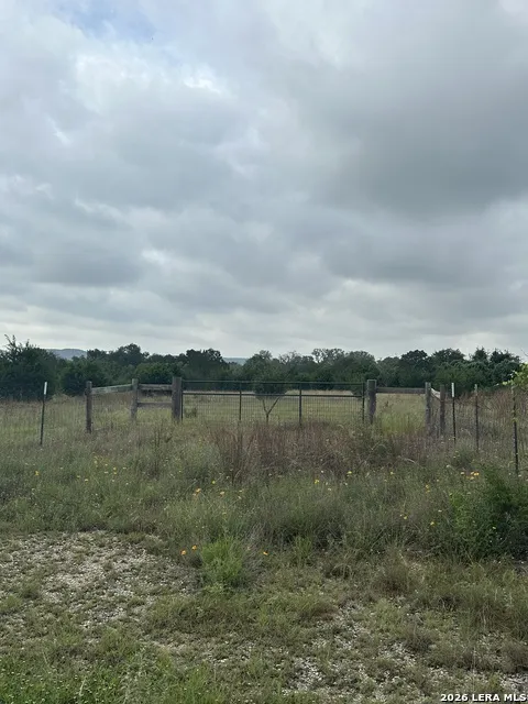 9 Sky Line Dr Comfort, TX 78013