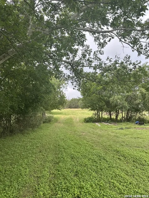 9 Sky Line Dr Comfort, TX 78013