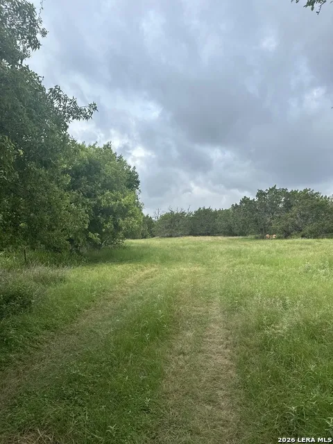 9 Sky Line Dr Comfort, TX 78013