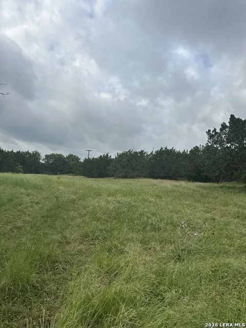 9 Sky Line Dr Comfort, TX 78013