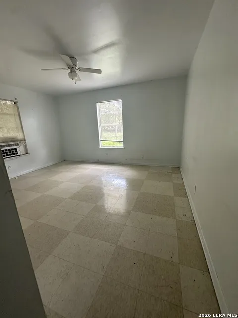 9 Sky Line Dr Comfort, TX 78013