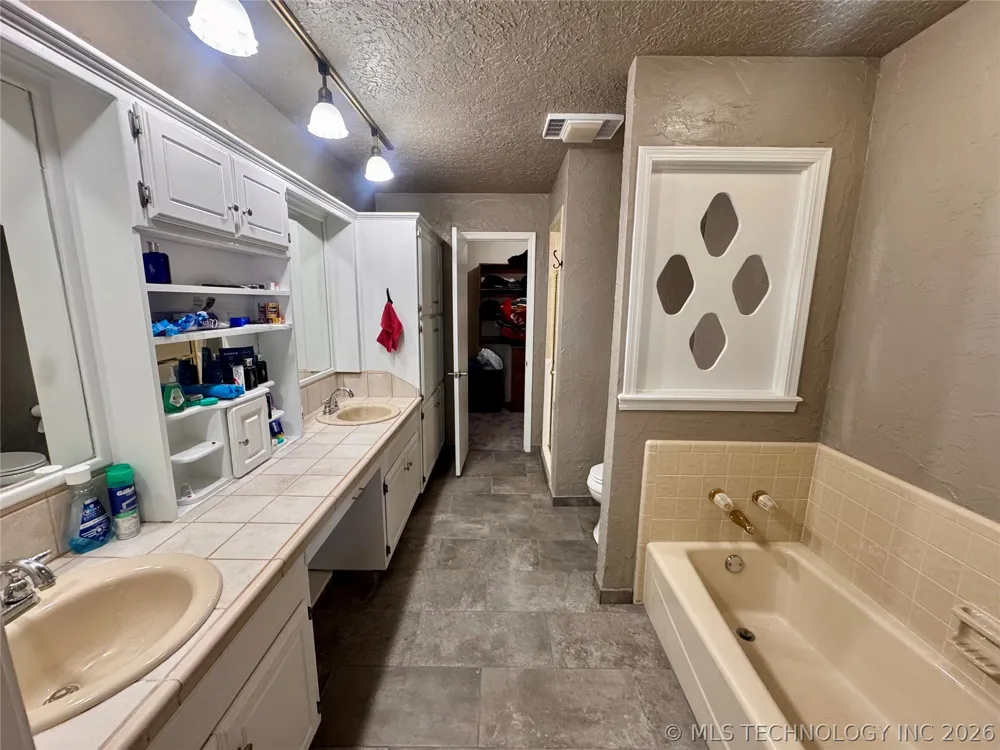 2607 Greenbriar Seminole, OK 74868