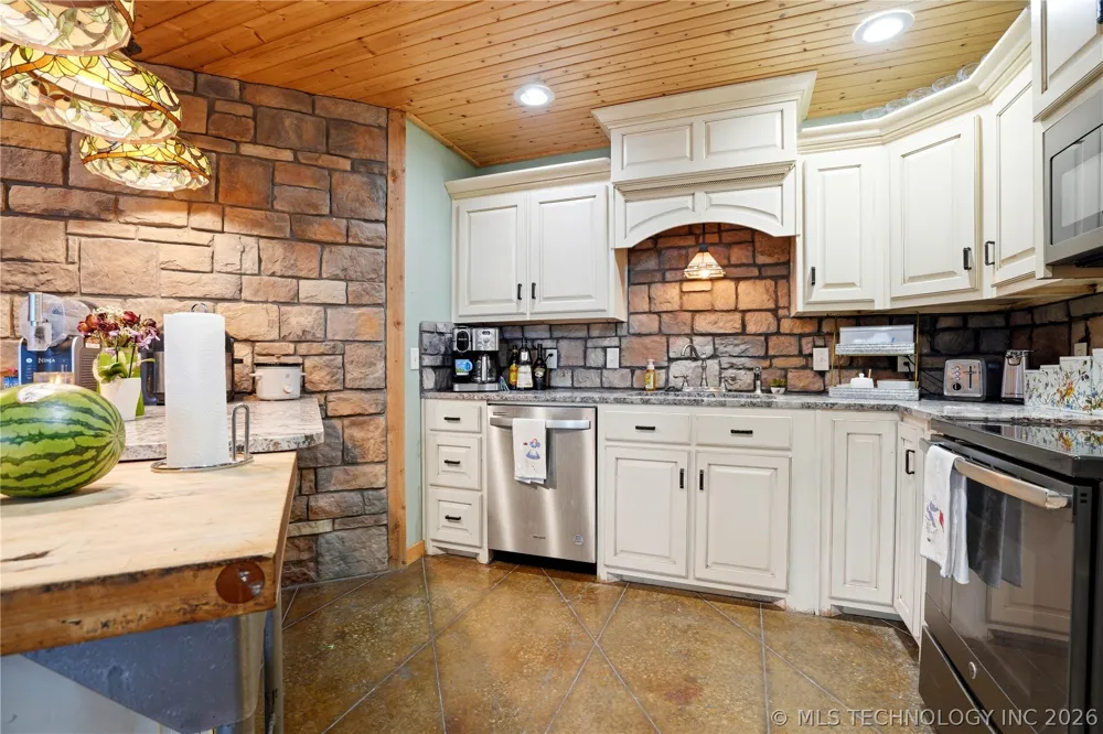 448622 E 978 ROAD Vian, OK 74962