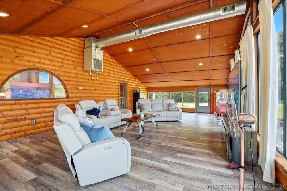 448622 E 978 ROAD Vian, OK 74962