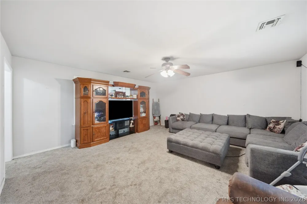 1005 W 21st Street Claremore, OK 74017
