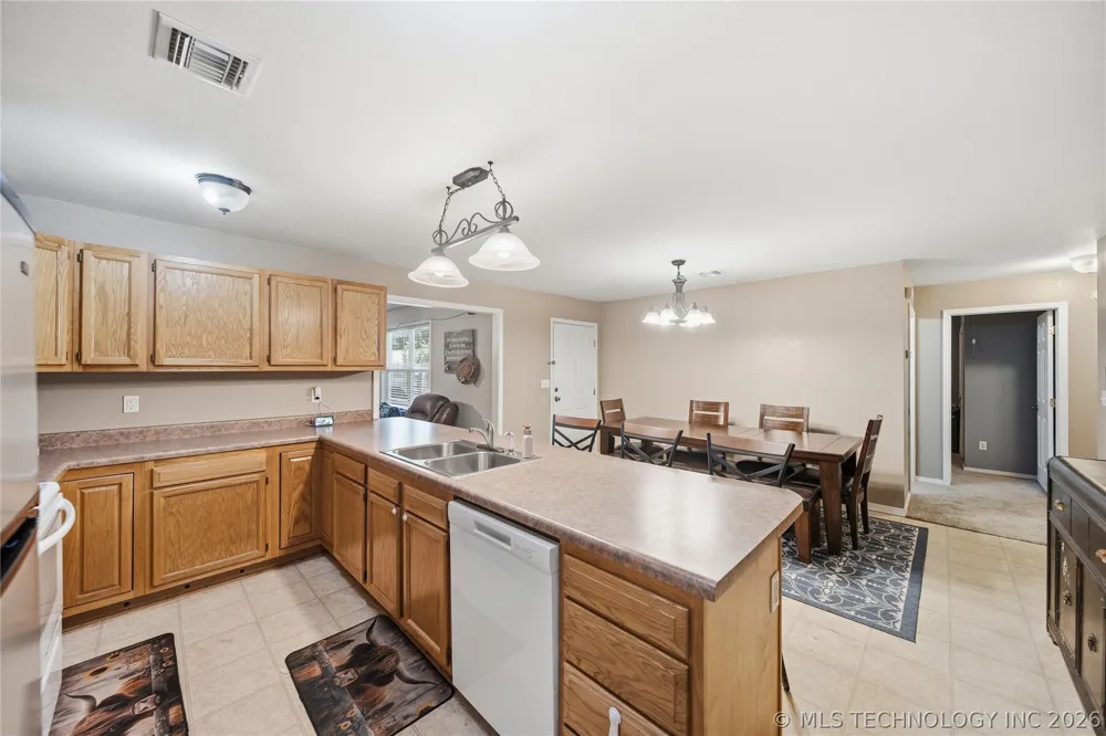 1005 W 21st Street Claremore, OK 74017