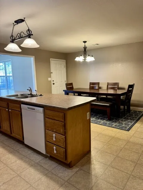 1005 W 21st Street Claremore, OK 74017