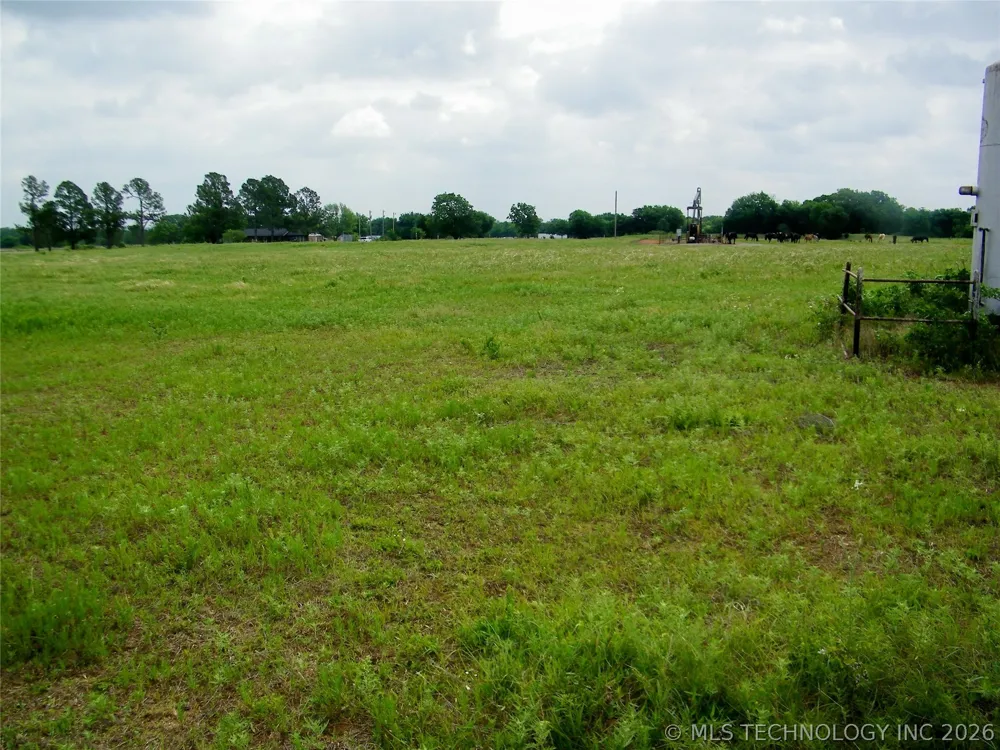 24148 E County Road 1670 Elmore City, OK 73433