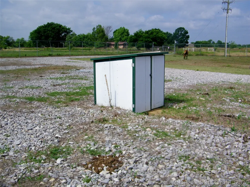 24148 E County Road 1670 Elmore City, OK 73433