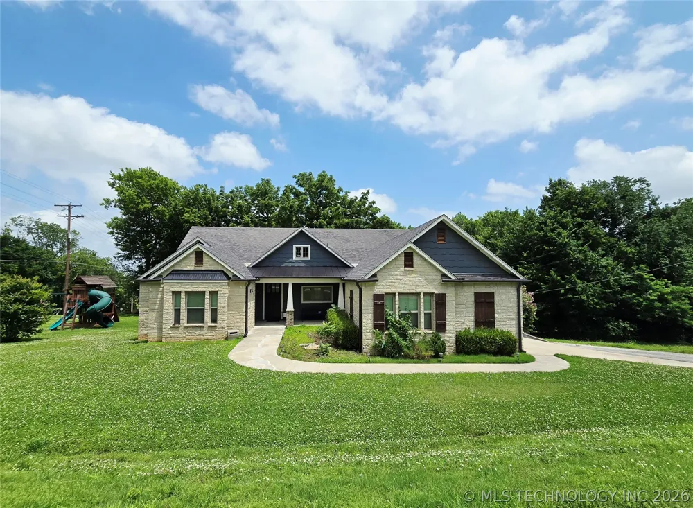 1715 W Blue Starr Drive Claremore, OK 74017