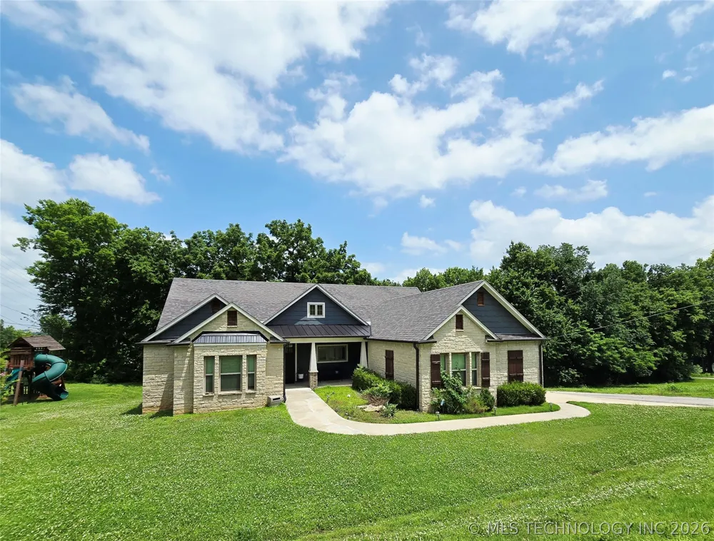 1715 W Blue Starr Drive Claremore, OK 74017