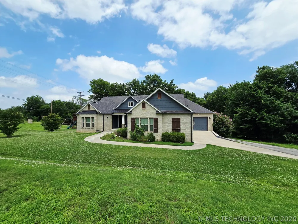1715 W Blue Starr Drive Claremore, OK 74017